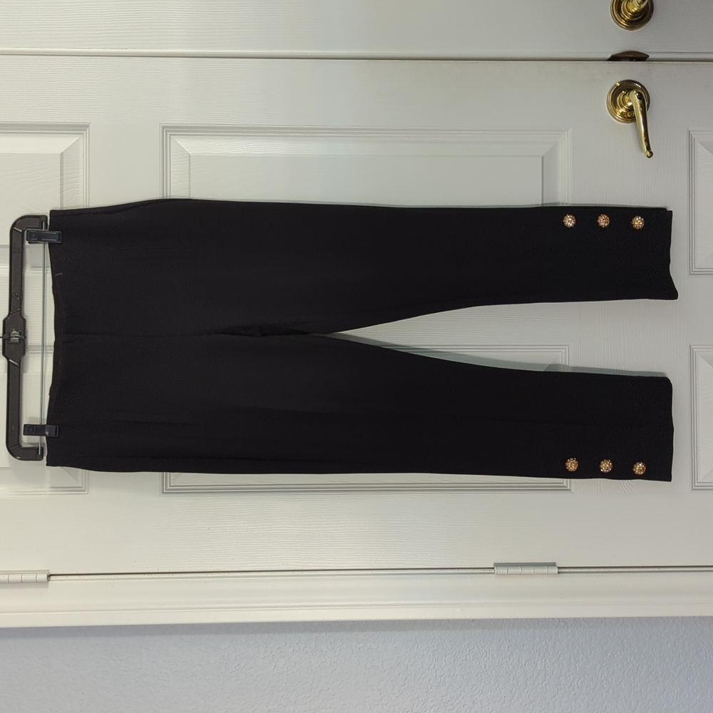 Chico's size 00 (2) black pull on stretch ponte pants with gold buttons at ankle